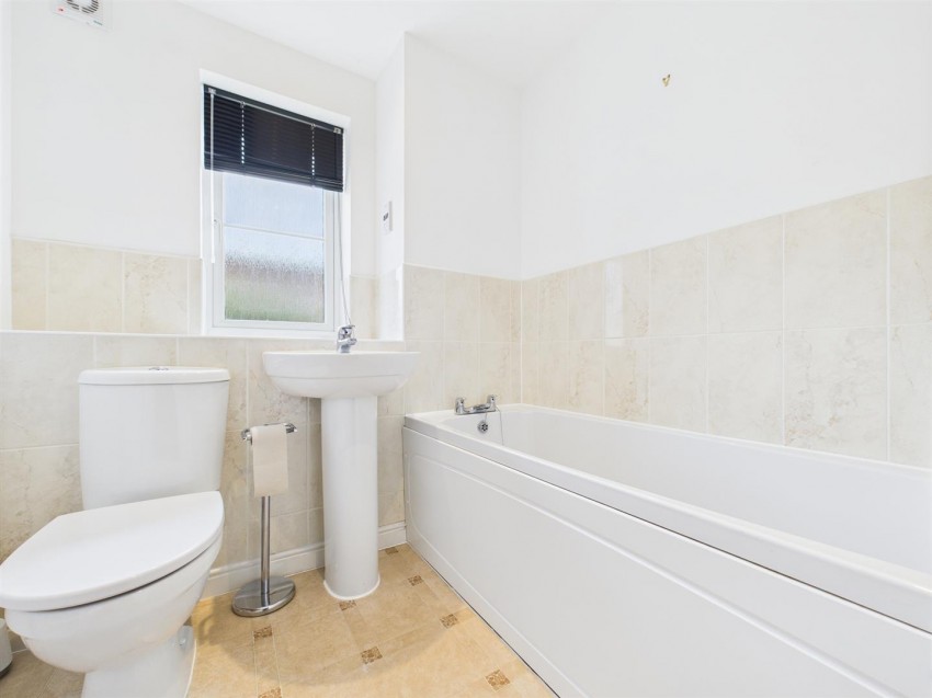 Images for Petronel Road, Buckingham Park, Aylesbury