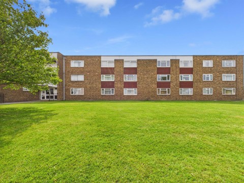 View Full Details for Long Meadow, Bedgrove, Aylesbury