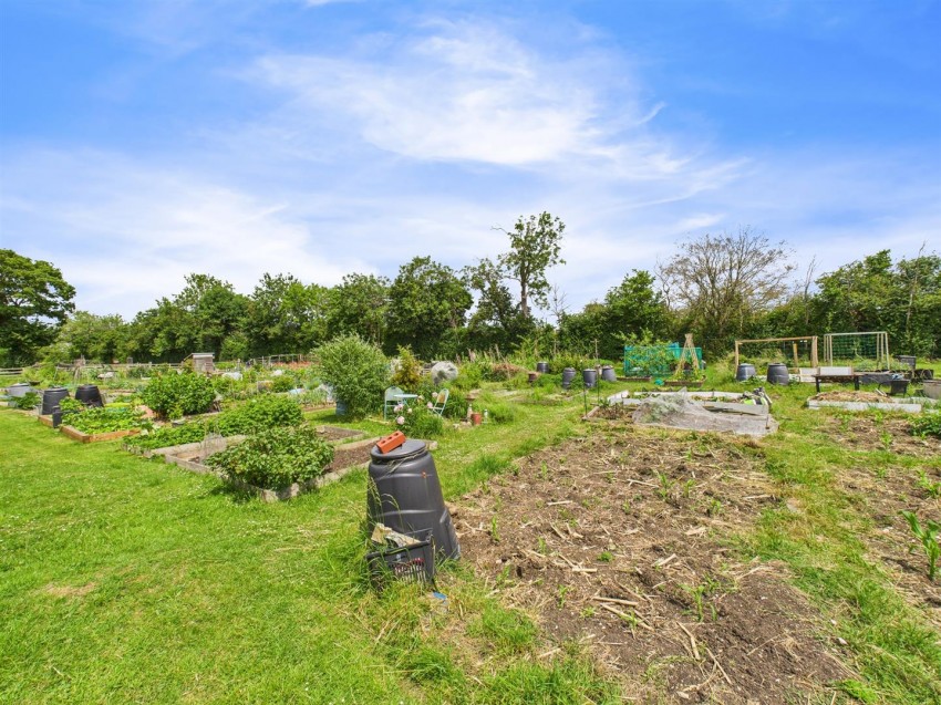 Images for Ingram Avenue, Bedgrove, Aylesbury