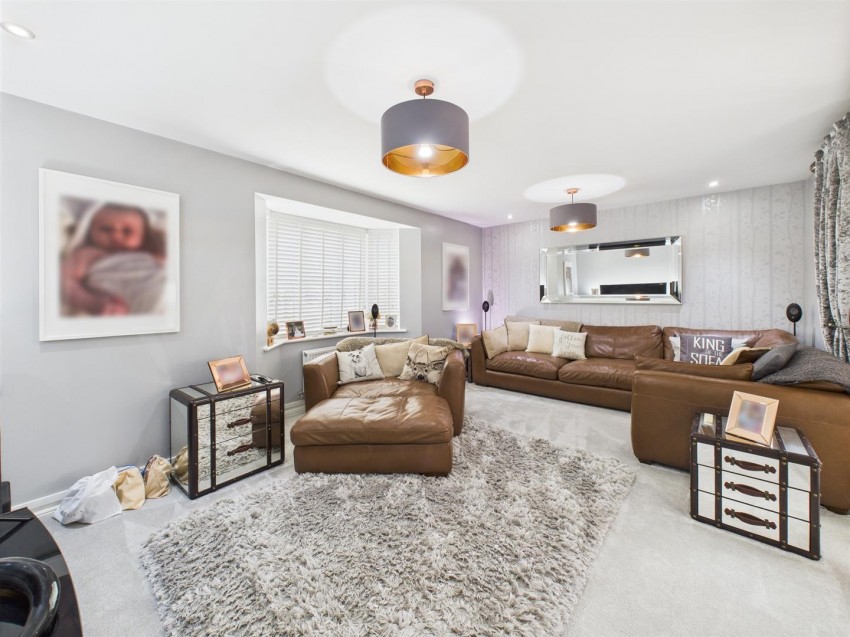 Images for Paradise Orchard, Berryfields, Aylesbury