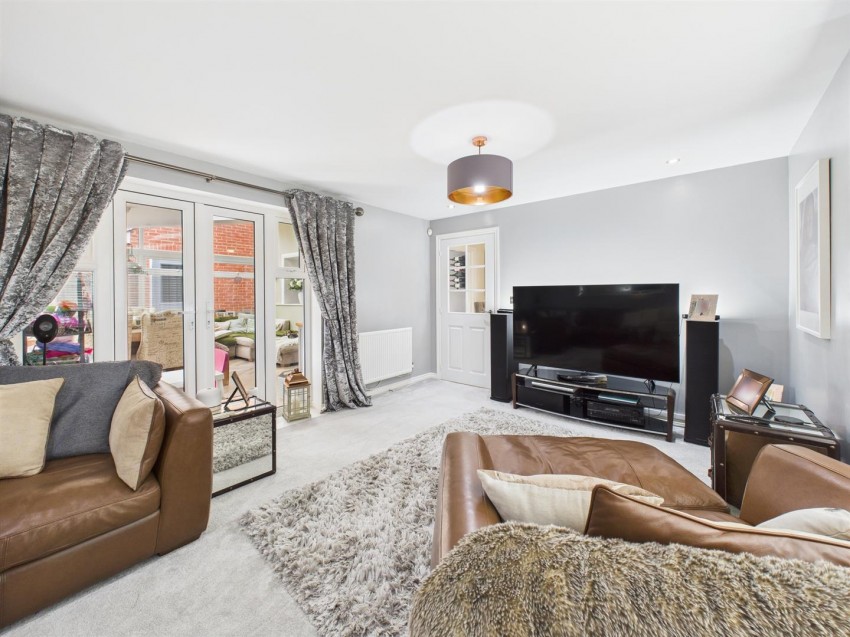 Images for Paradise Orchard, Berryfields, Aylesbury