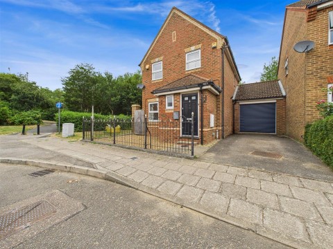 View Full Details for Sandhill Way, Fairford Leys, Aylesbury