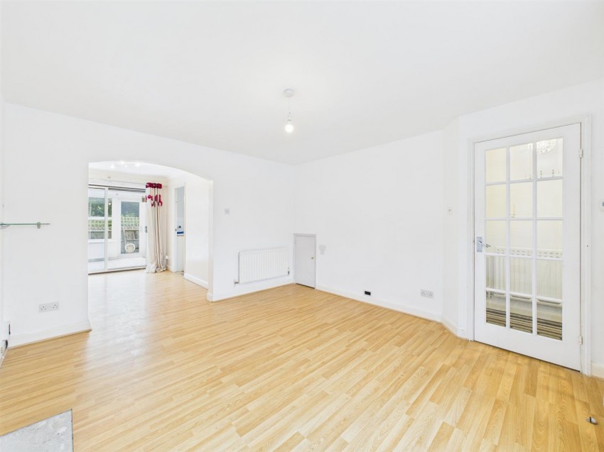 Images for Sandhill Way, Fairford Leys, Aylesbury