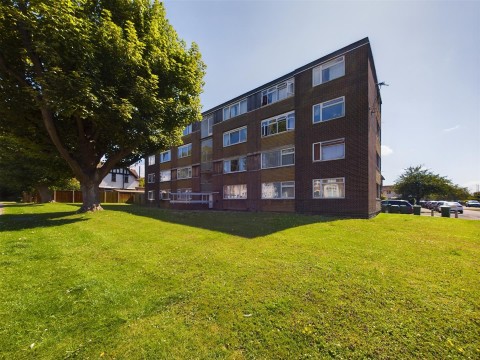 View Full Details for Bishops Walk, Aylesbury, Buckinghamshire