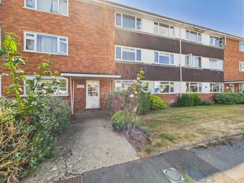 View Full Details for Chaucer Drive, Aylesbury, Buckinghamshire