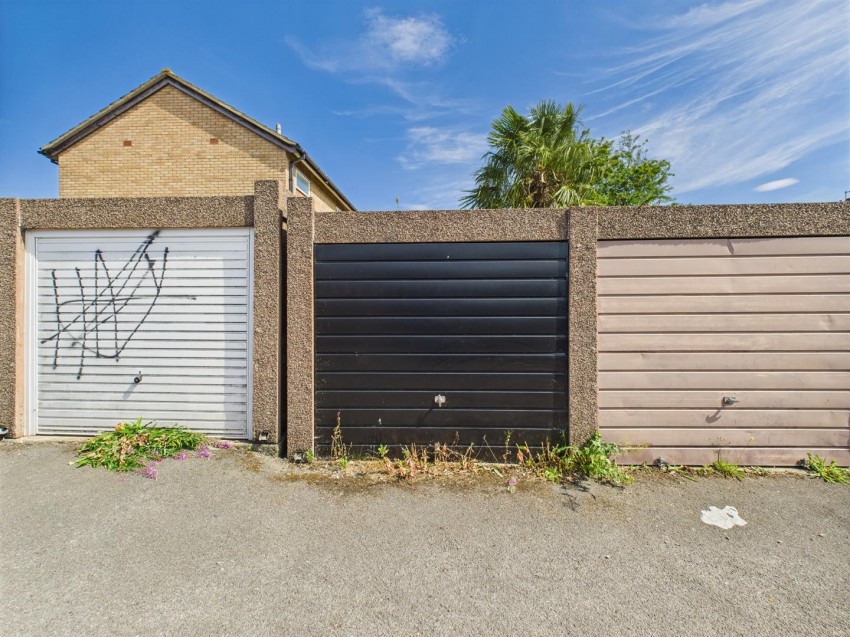 Images for Ravensbourne Road, Hawkslade, Aylesbury