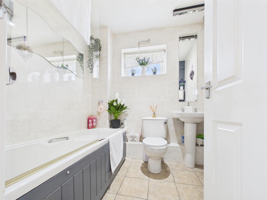 Images for Ravensbourne Road, Hawkslade, Aylesbury