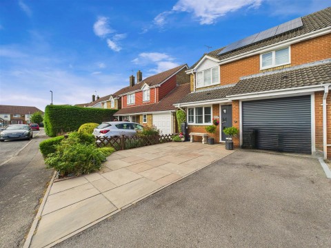 View Full Details for Rake Way, Hawkslade, Aylesbury