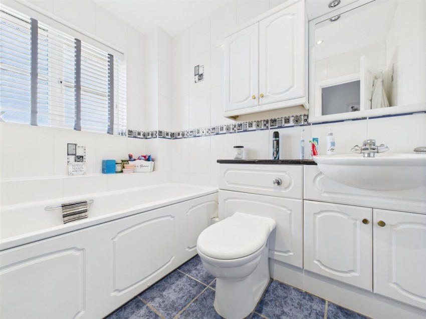 Images for Rake Way, Hawkslade, Aylesbury