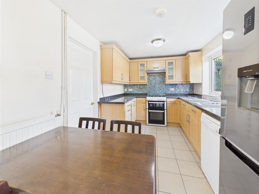 Images for Quarrendon Avenue, Meadowcroft, Aylesbury