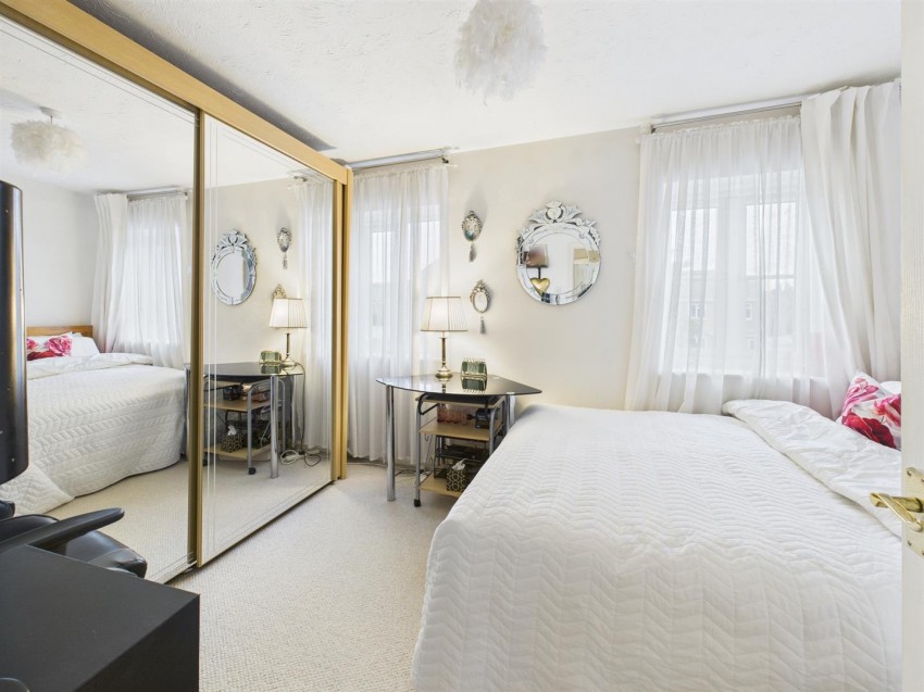 Images for Lark Vale, Watermead, Aylesbury