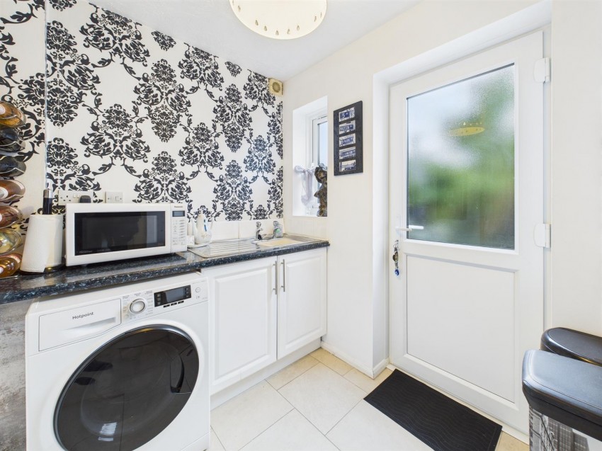 Images for Lark Vale, Watermead, Aylesbury