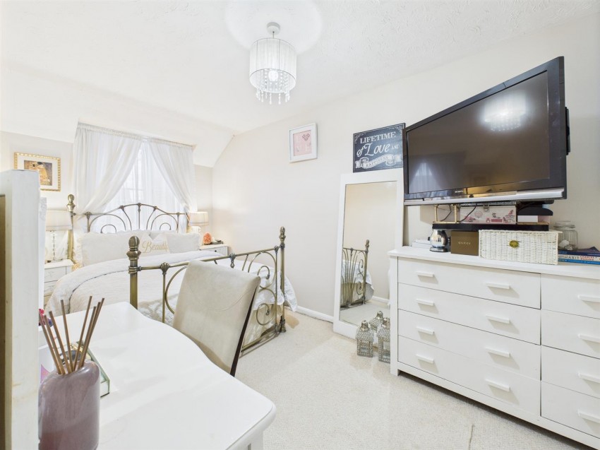 Images for Lark Vale, Watermead, Aylesbury