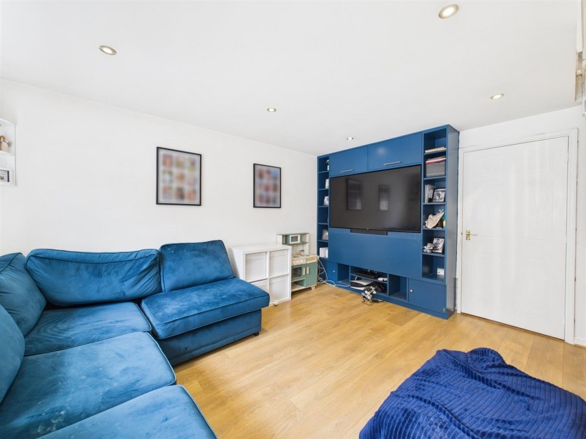 Images for Great Meadow Way, Fairford Leys, Aylesbury