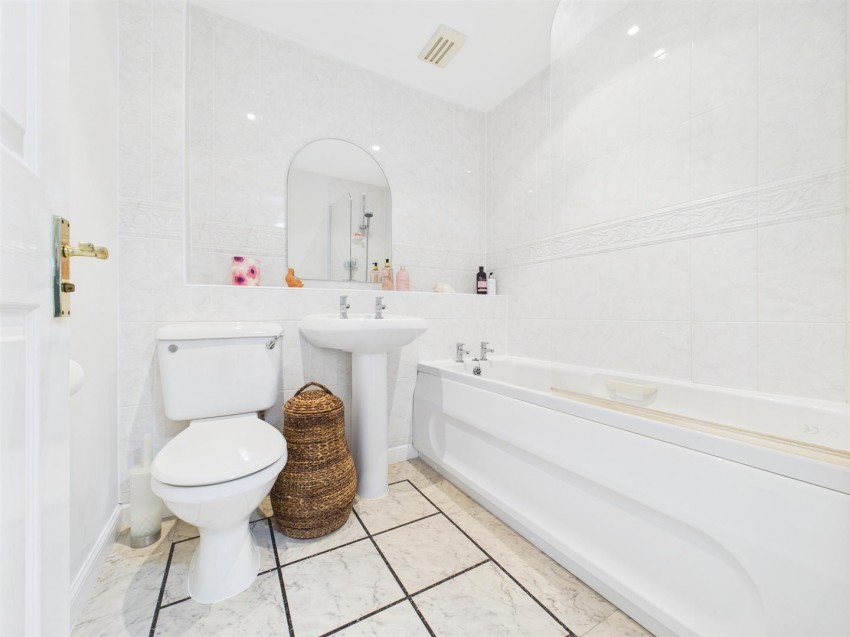 Images for Dalwood Mews, Fairford Leys, Aylesbury