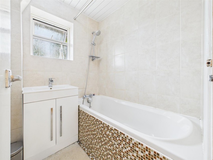 Images for Lay Road, Quarrendon, Aylesbury