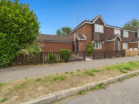 View Full Details for Oldhams Meadow, Aylesbury, Buckinghamshire