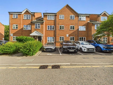 View Full Details for Hilda Wharf, Aylesbury, Buckinghamshire
