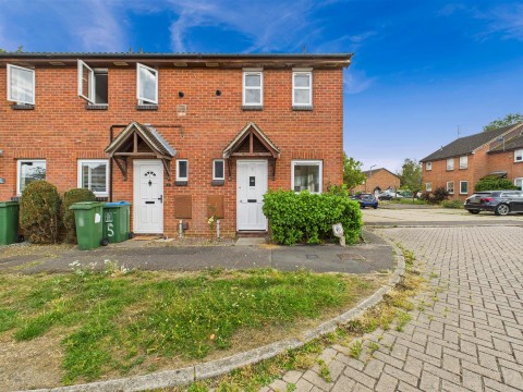 View Full Details for Cedar Close, Coppice, Aylesbury