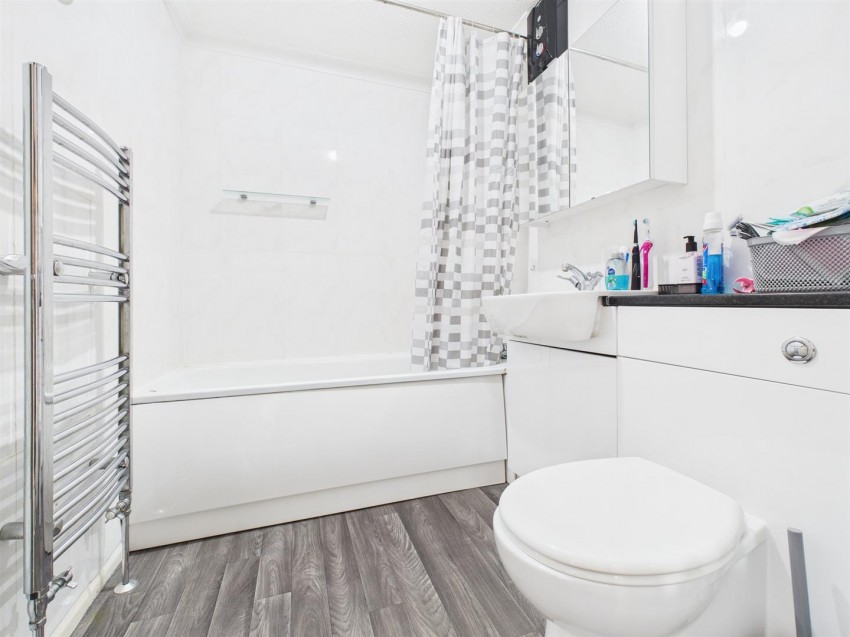 Images for Dove Place, Watermead, Aylesbury