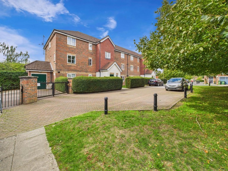 Whitehead Way, Lavender Grange, Aylesbury