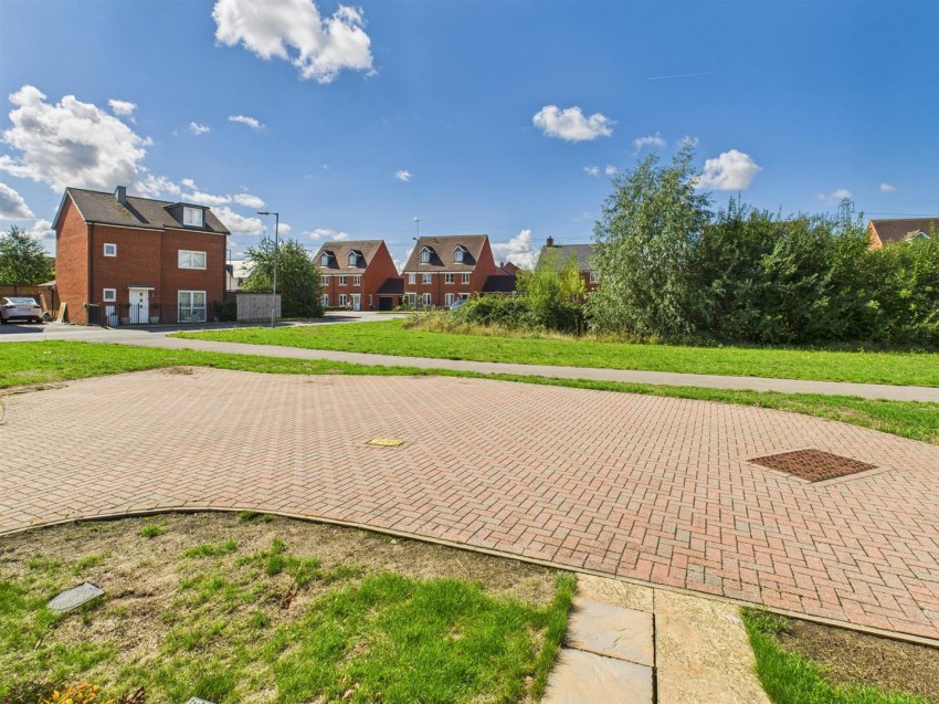 Images for Moore Crescent, Berryfields, Aylesbury