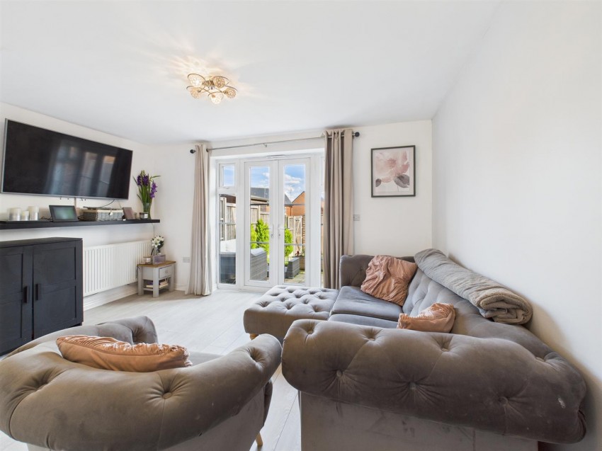 Images for Beeston Lane, Buckingham Park, Aylesbury