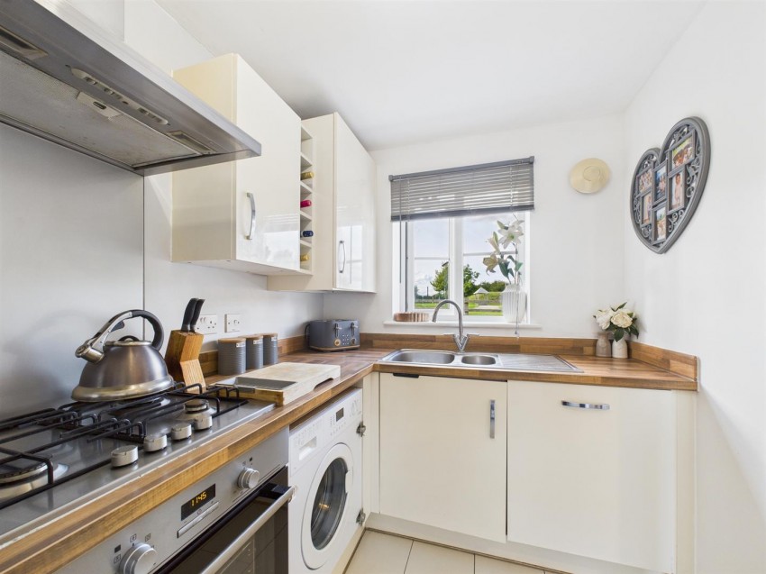 Images for Beeston Lane, Buckingham Park, Aylesbury