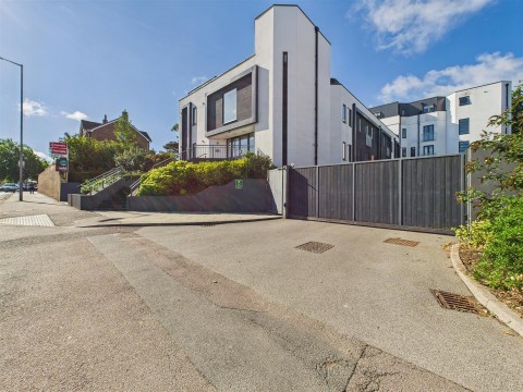 View Full Details for Walton Street, Aylesbury, Buckinghamshire