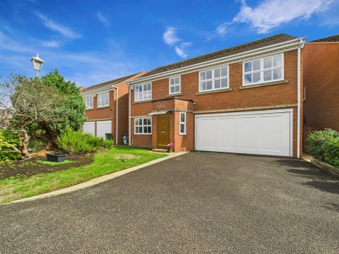 View Full Details for Pintail Close, Watermead, Aylesbury