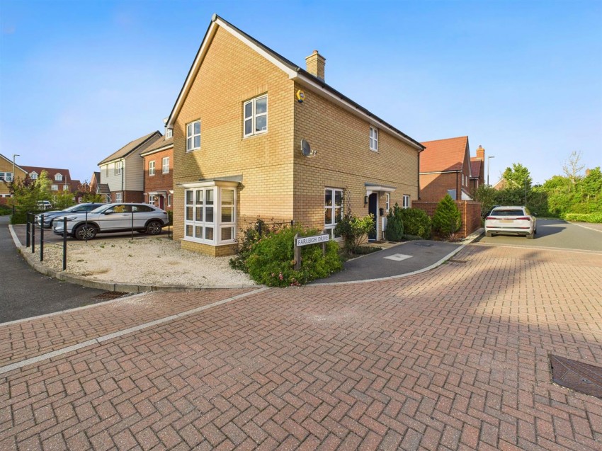 Images for Farleigh Drive, Berryfields, Aylesbury