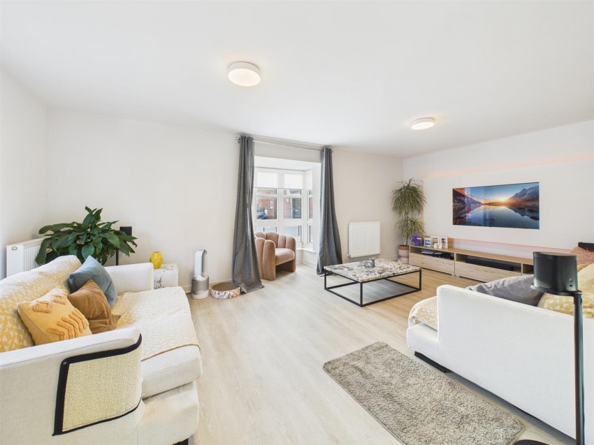 Images for Farleigh Drive, Berryfields, Aylesbury