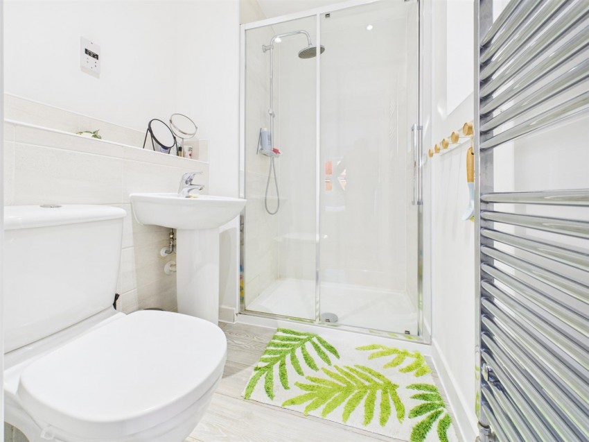 Images for Farleigh Drive, Berryfields, Aylesbury