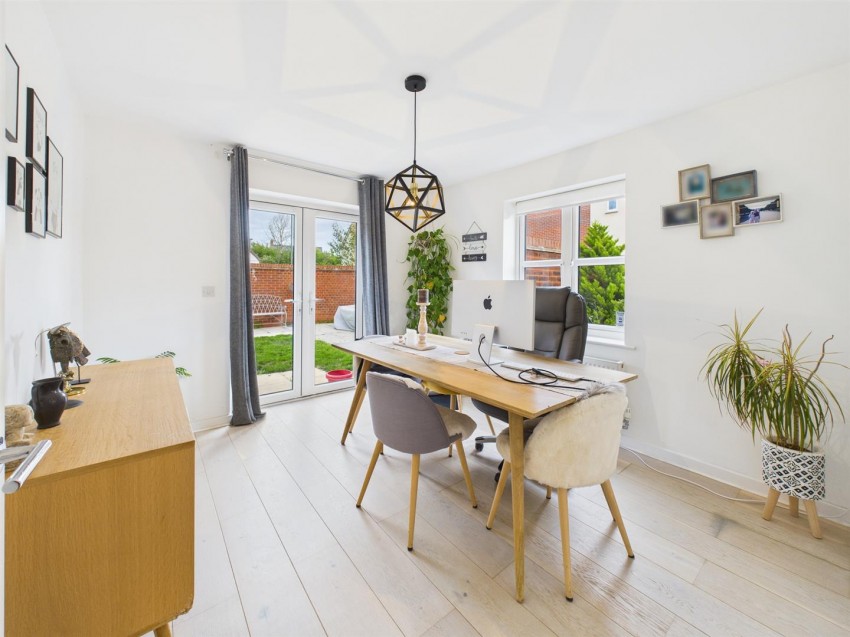 Images for Farleigh Drive, Berryfields, Aylesbury