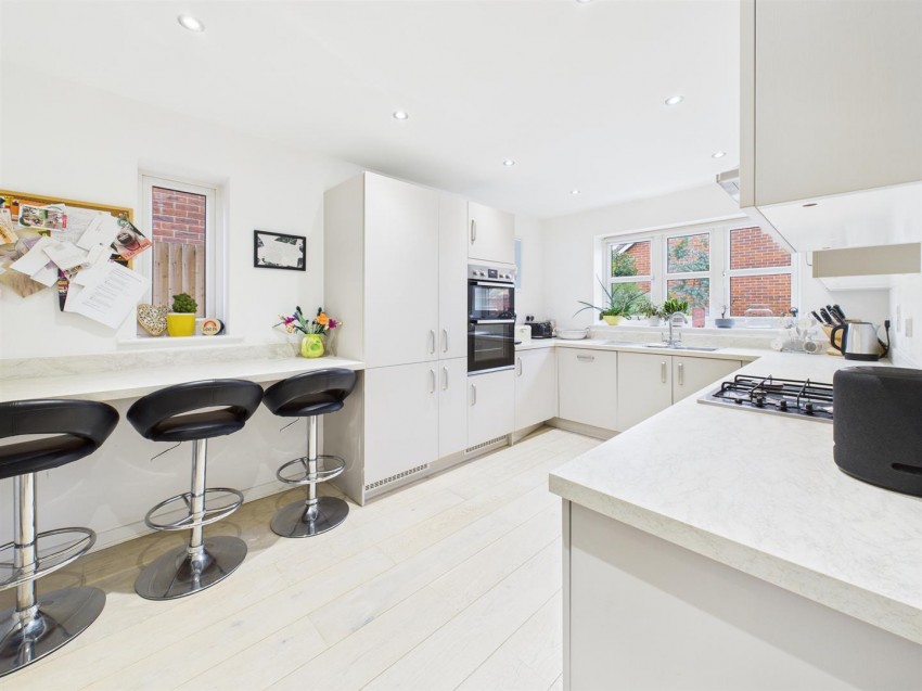 Images for Farleigh Drive, Berryfields, Aylesbury