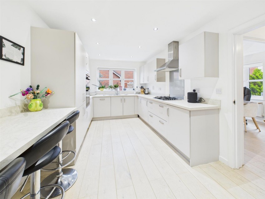 Images for Farleigh Drive, Berryfields, Aylesbury