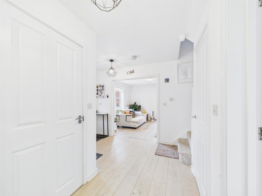 Images for Farleigh Drive, Berryfields, Aylesbury