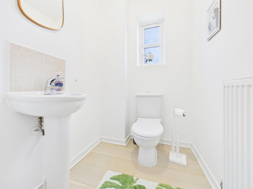 Images for Farleigh Drive, Berryfields, Aylesbury