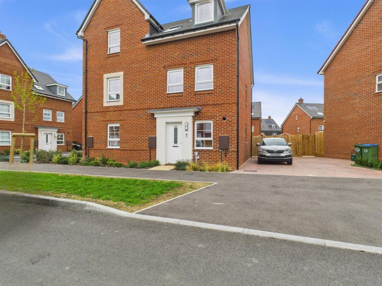 Mooring Street, Kingsbrook, Aylesbury