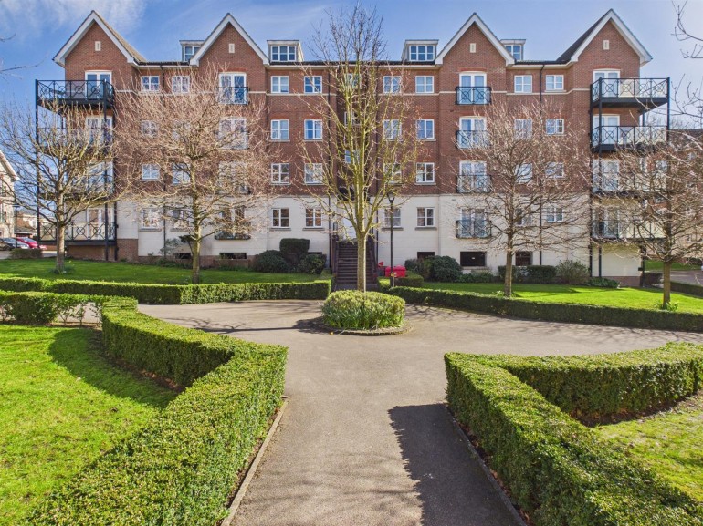 Viridian Square, Aylesbury, Buckinghamshire