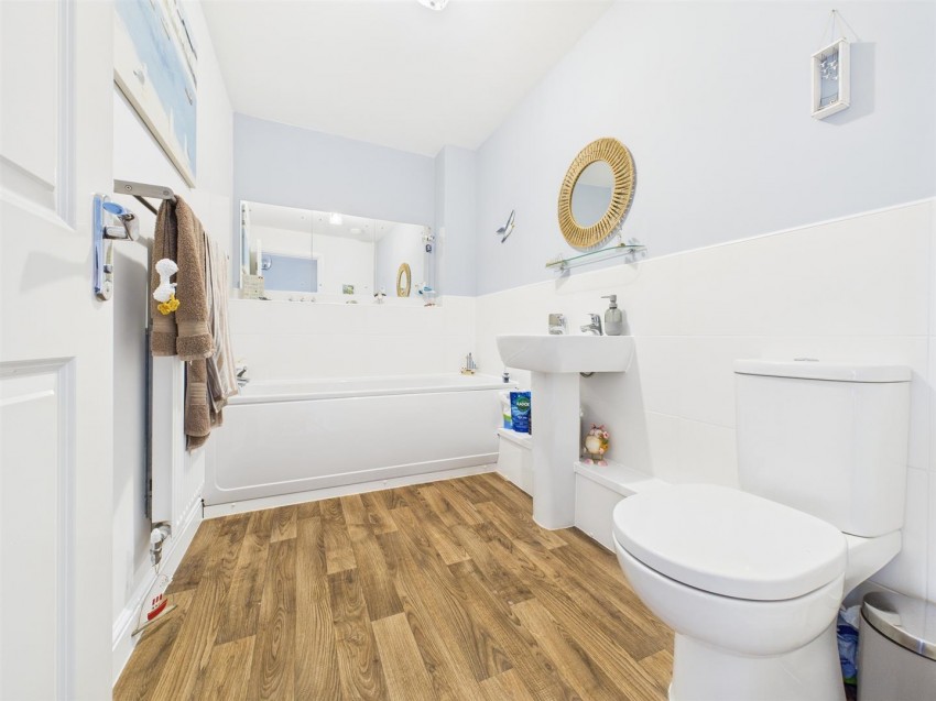 Images for Noble Crescent, Berryfields, Aylesbury