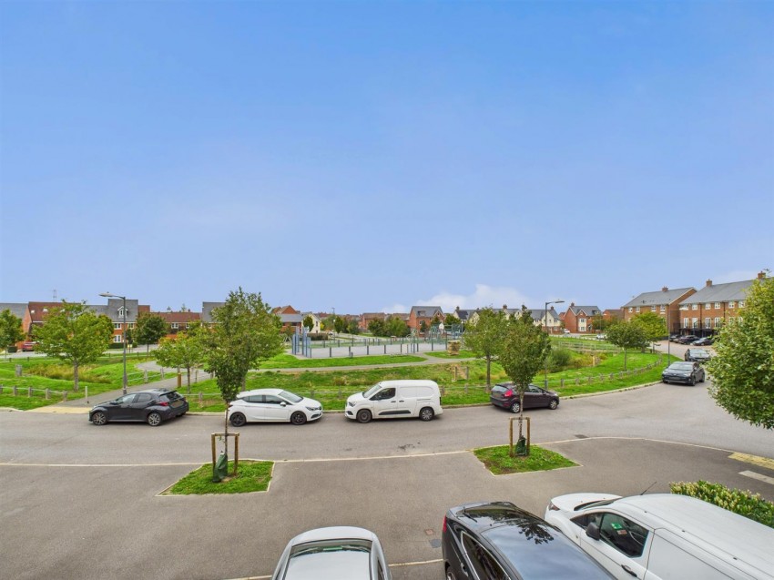 Images for Noble Crescent, Berryfields, Aylesbury
