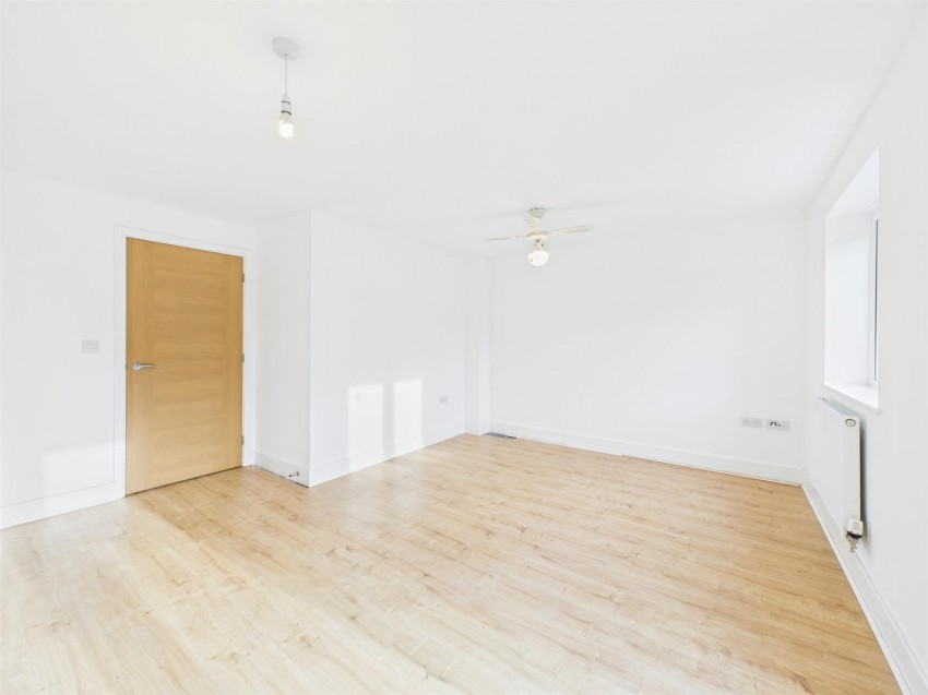 Images for Monarch Street, Berryfields, Aylesbury