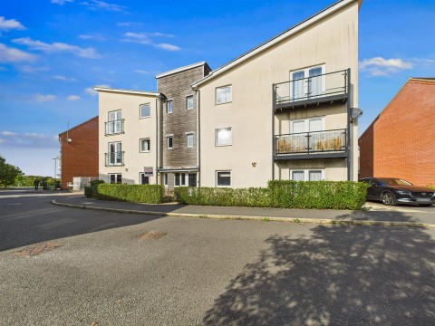 View Full Details for The Warren, Berryfields, Aylesbury