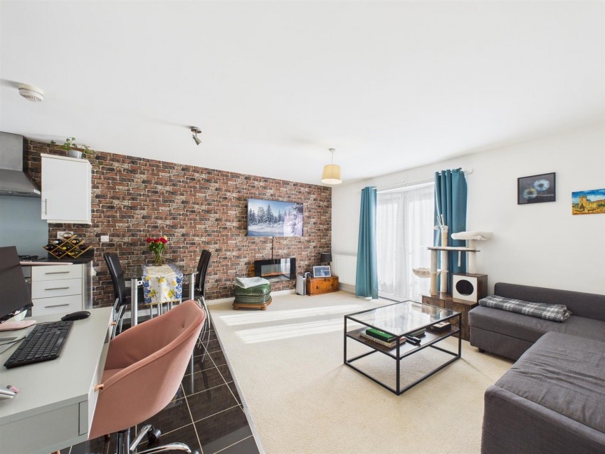 Images for The Warren, Berryfields, Aylesbury