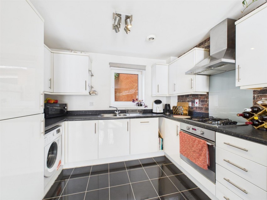 Images for The Warren, Berryfields, Aylesbury