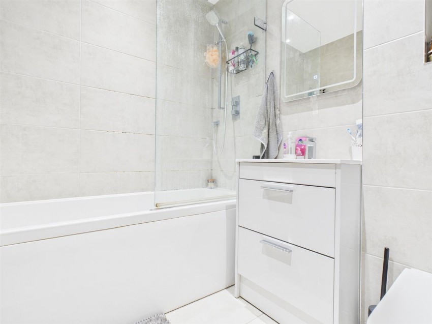 Images for Dove Place, Watermead, Aylesbury