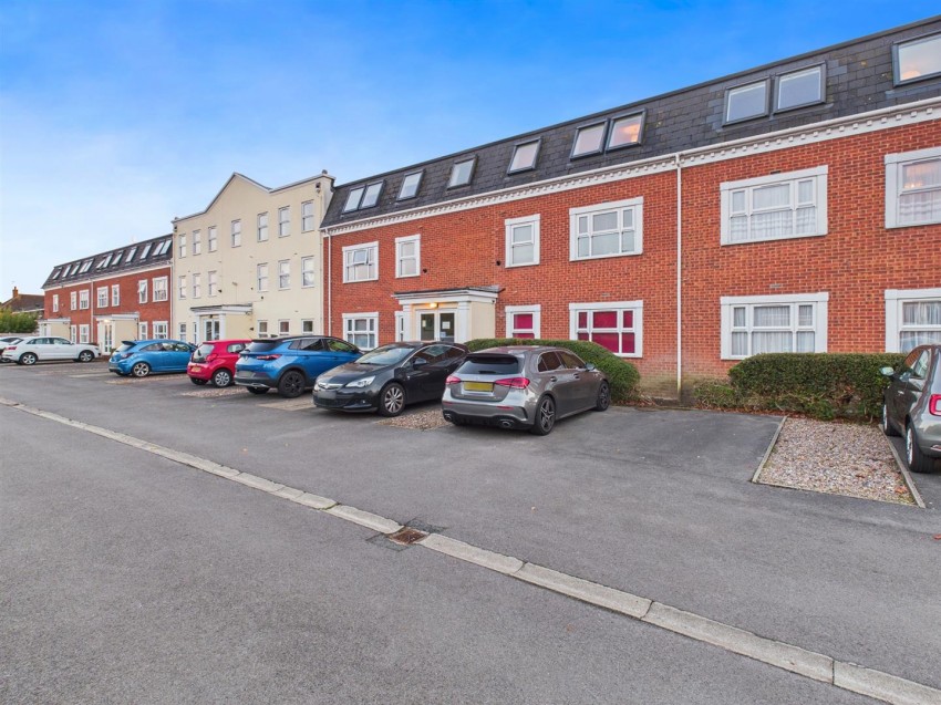 Images for Dove Place, Watermead, Aylesbury