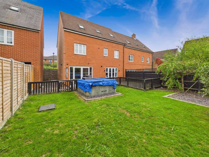 Images for Brimstone Lane, Buckingham Park, Aylesbury