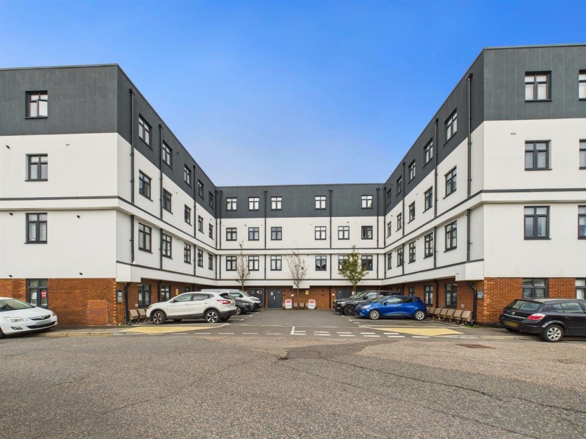 Images for Cambridge Place, Aylesbury, Buckinghamshire